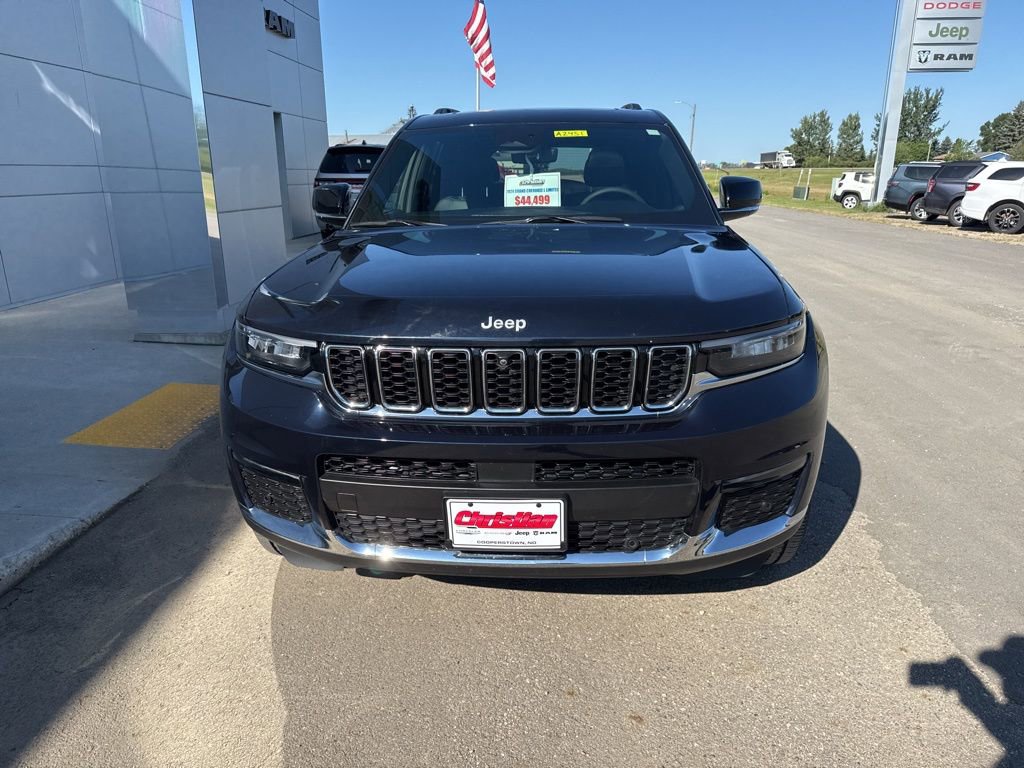 Used 2024 Jeep Grand Cherokee L Limited w/ Luxury Tech Group II image 3