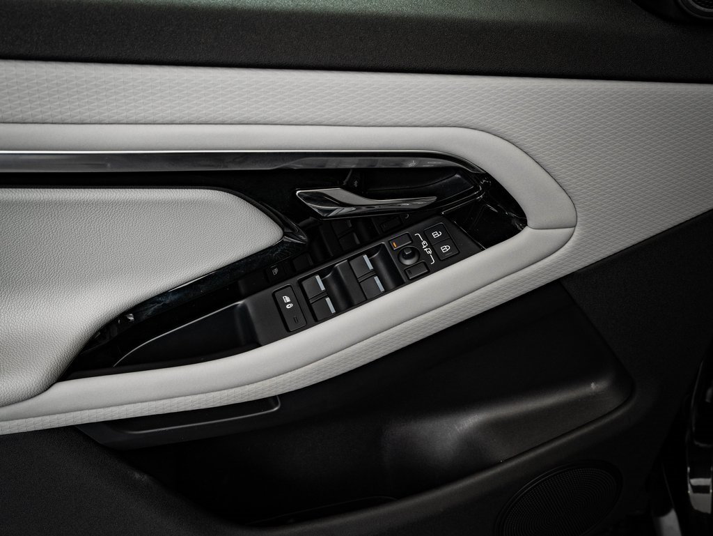 Used 2023 Land Rover Range Rover Evoque R-Dynamic S image 25