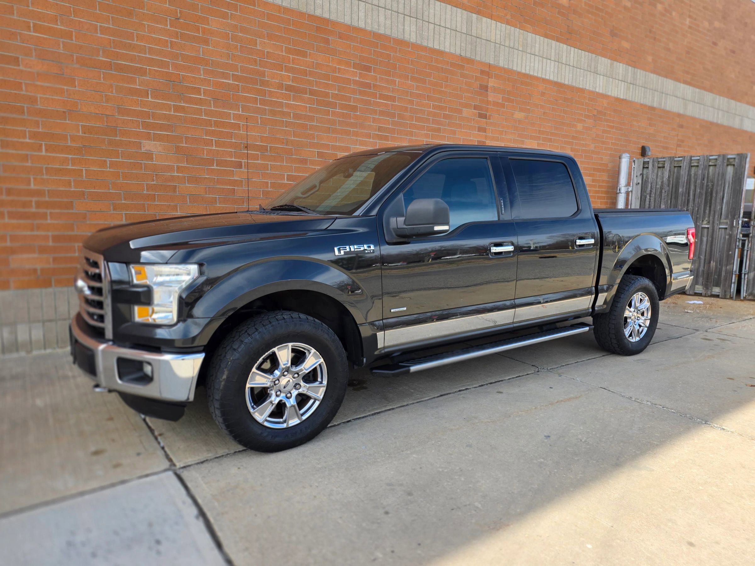 Used 2015 Ford F150 XLT w/ Equipment Group 302A Luxury image 3