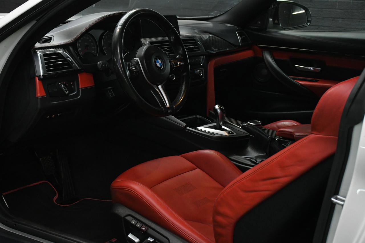 Used 2016 BMW M4 Coupe w/ Executive Package RWD image 22