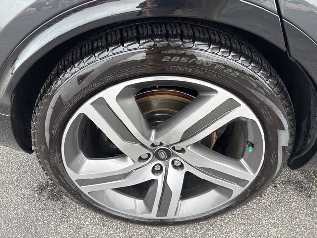 Used 2024 Land Rover Discovery Metropolitan Edition AWD/4WD image 14
