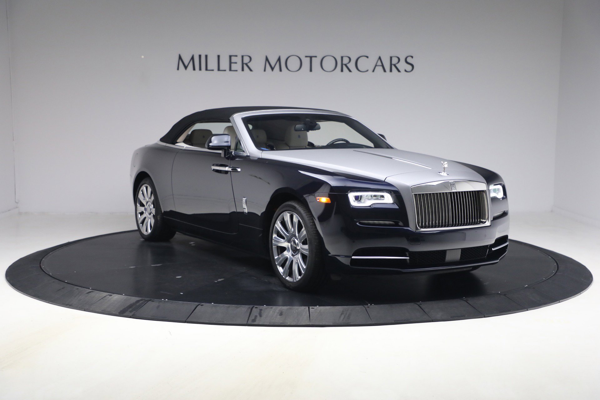 Certified 2017 Rolls-Royce Dawn image 19
