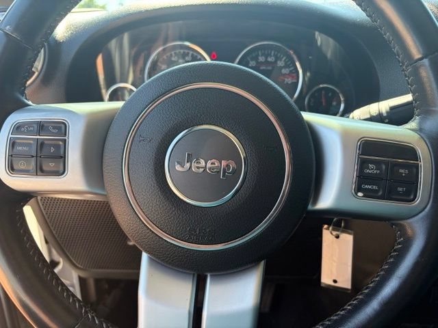 Used 2017 Jeep Wrangler Unlimited Rubicon AWD/4WD image 19