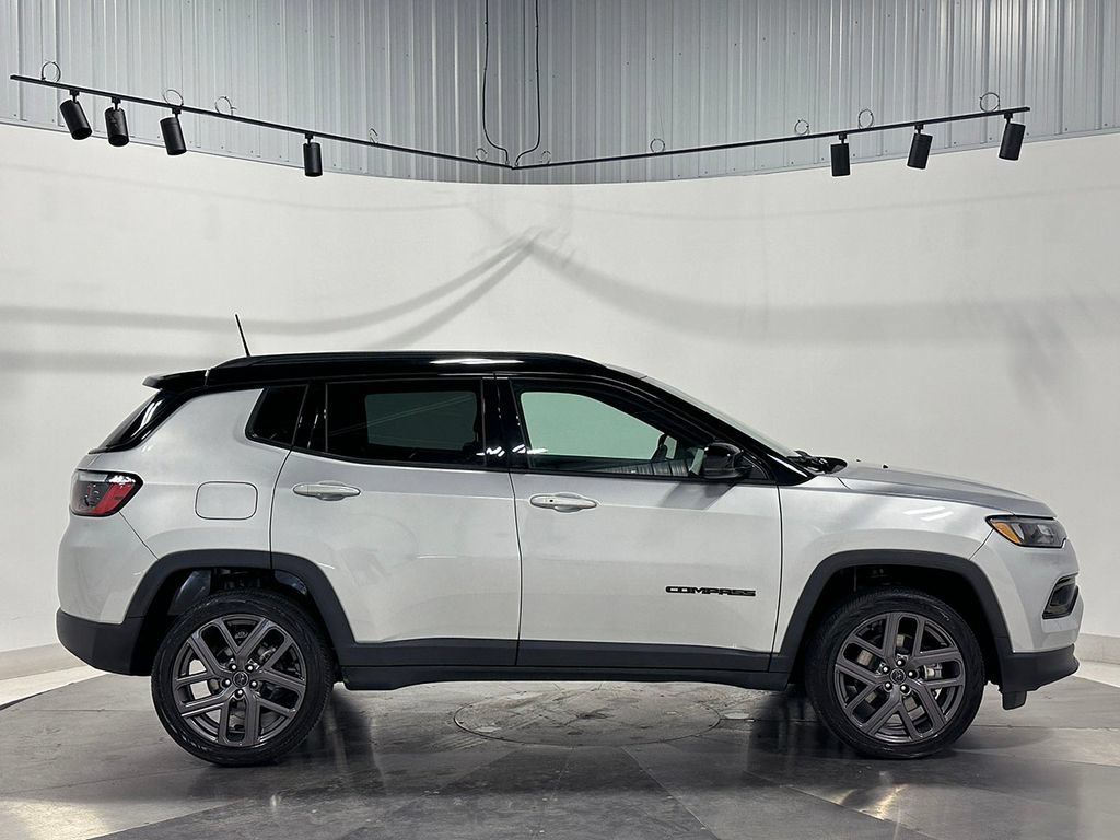 Used 2026 Jeep Compass Limited AWD/4WD image 10