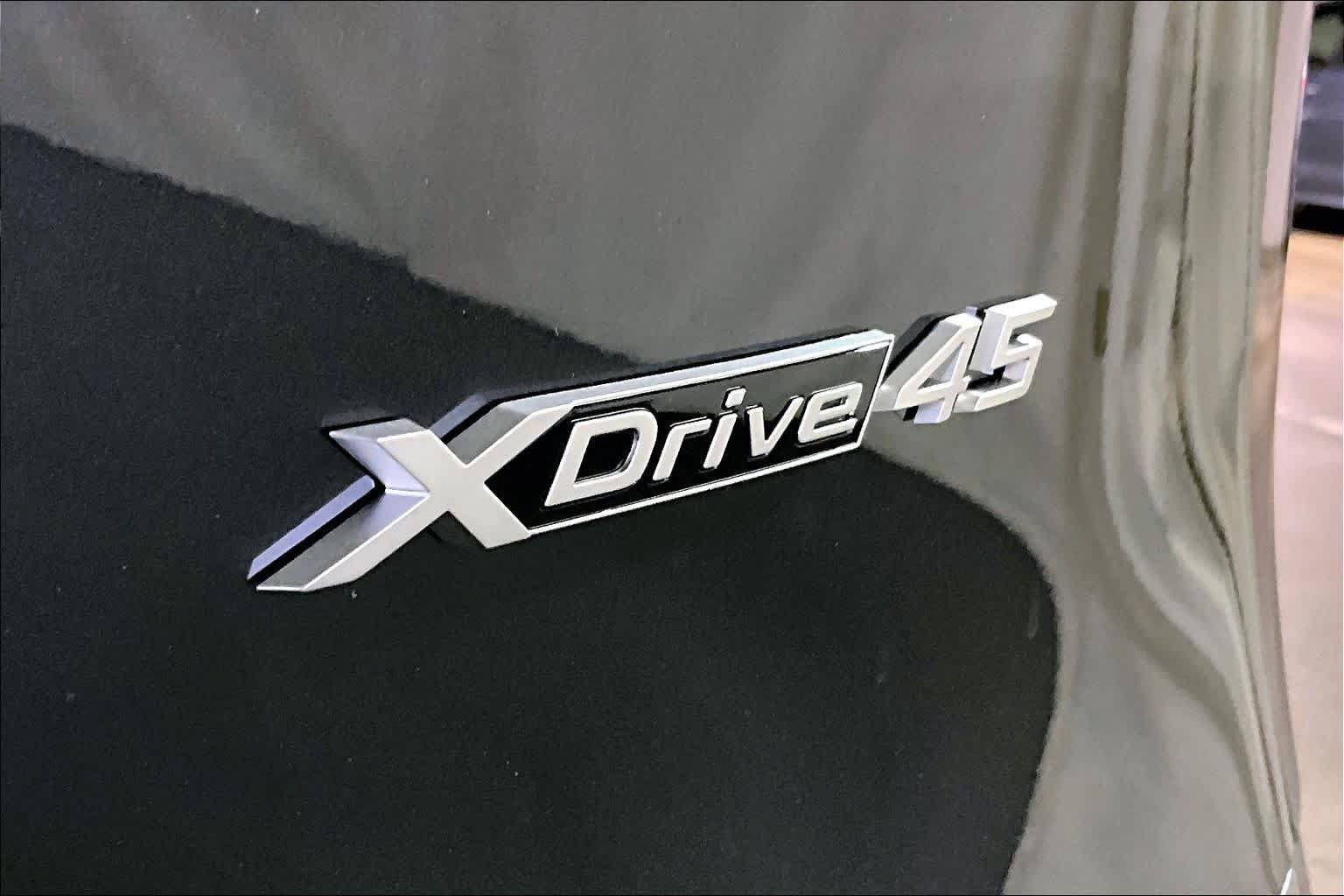 New 2026 BMW iX xDrive45 w/ Premium Package AWD/4WD image 6