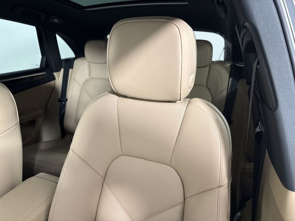 New 2026 Porsche Macan AWD/4WD image 41