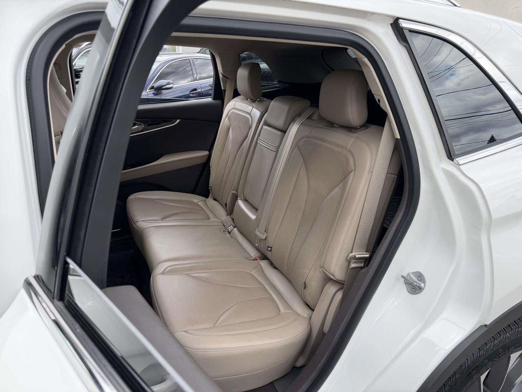 Used 2022 Lincoln Nautilus Reserve AWD/4WD image 19
