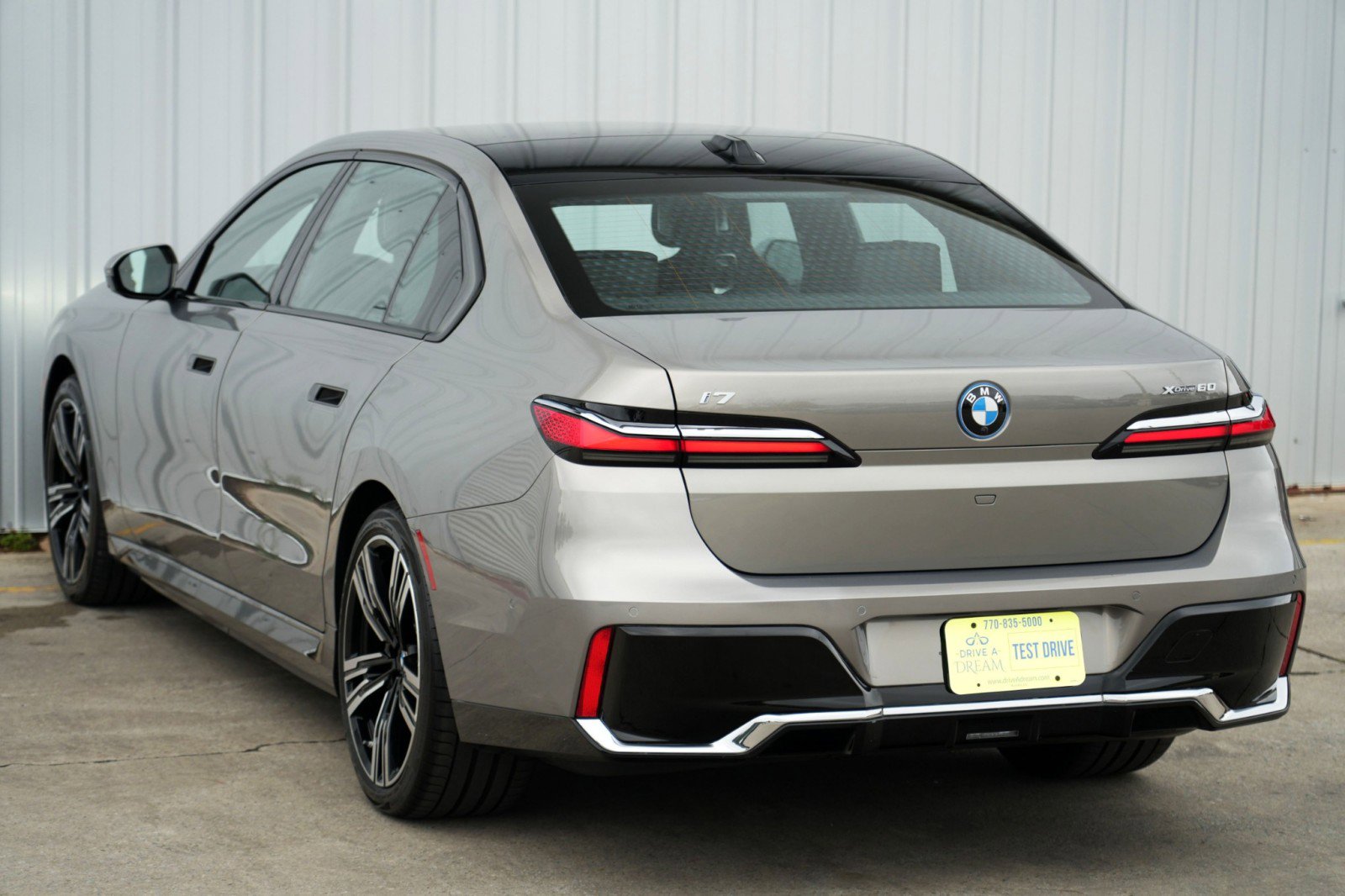 Used 2023 BMW i7 xDrive60 image 58