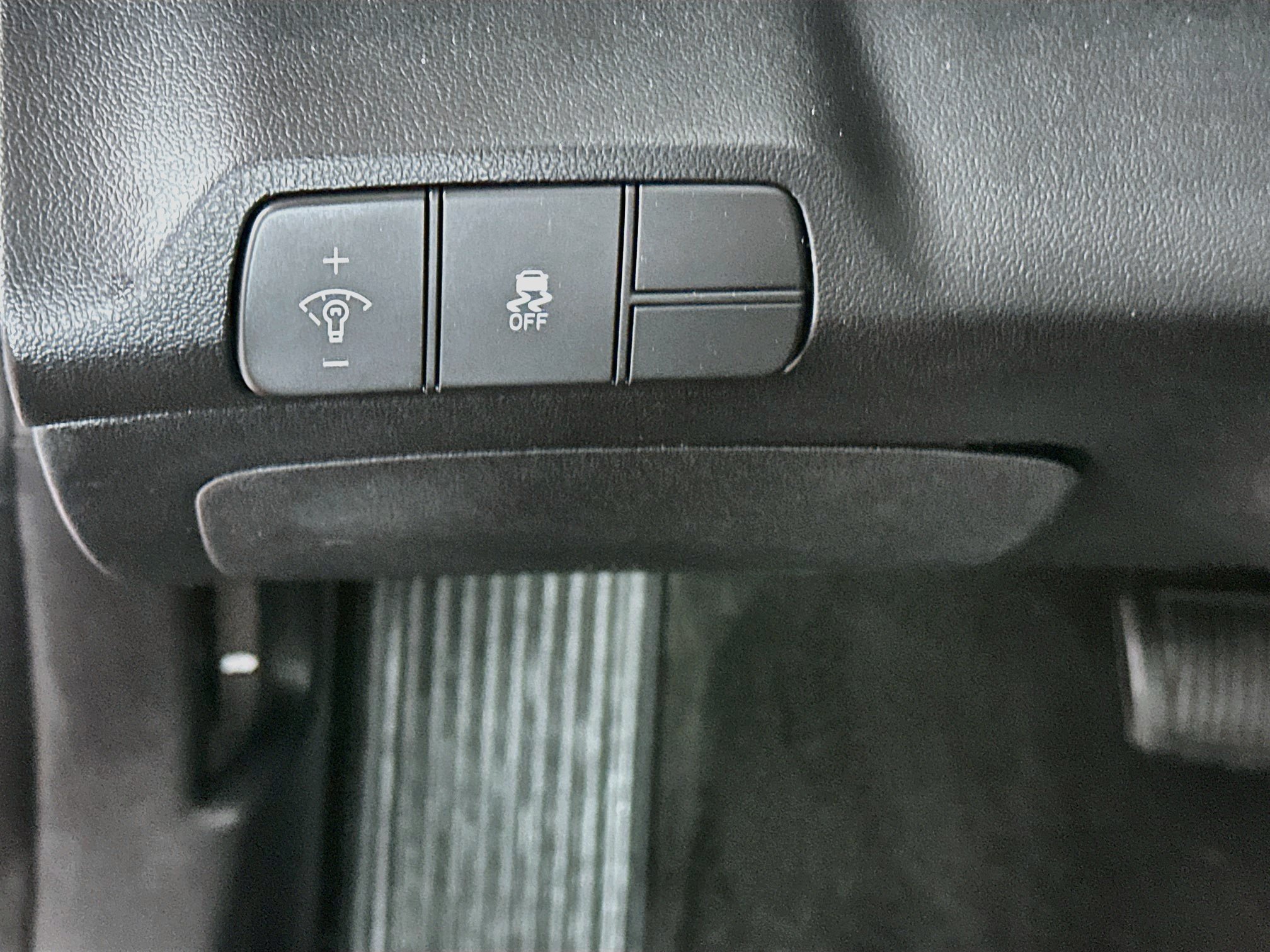 Used 2024 Hyundai Elantra Limited FWD image 16