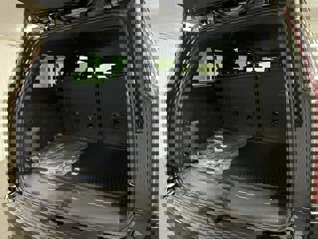 New 2026 Cadillac Escalade ESV Sport w/ Touring Package AWD/4WD image 19