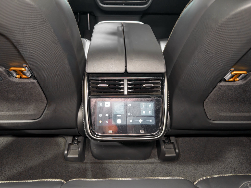 Used 2025 Rivian R1S Adventure Dual AWD/4WD image 20