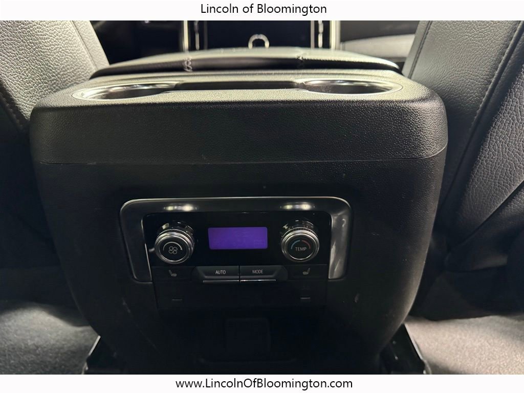 Used 2025 GMC Yukon Denali AWD/4WD image 23
