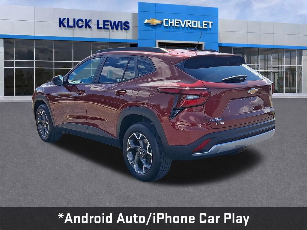 Used 2024 Chevrolet Trax LT w/ Driver Confidence Package FWD image 5