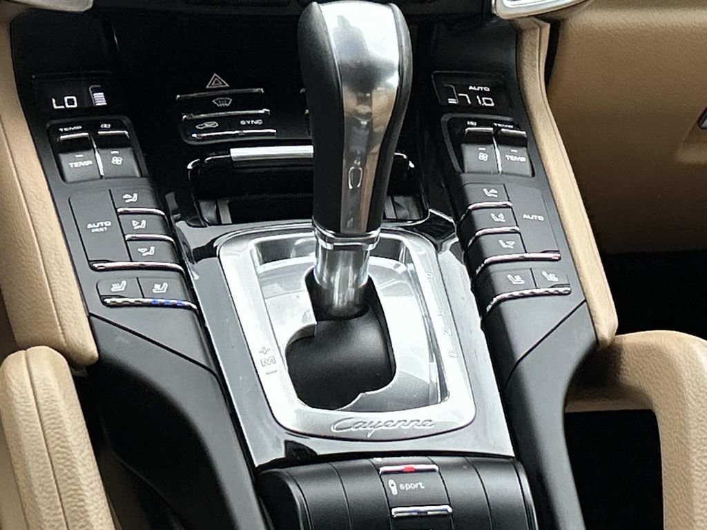 Used 2018 Porsche Cayenne S w/ Premium Package Plus AWD/4WD image 29
