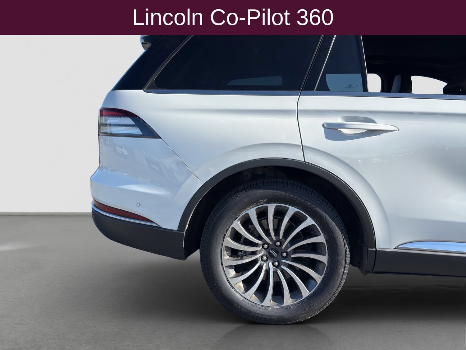 Used 2024 Lincoln Aviator Reserve w/ Elements Package Plus AWD/4WD image 23