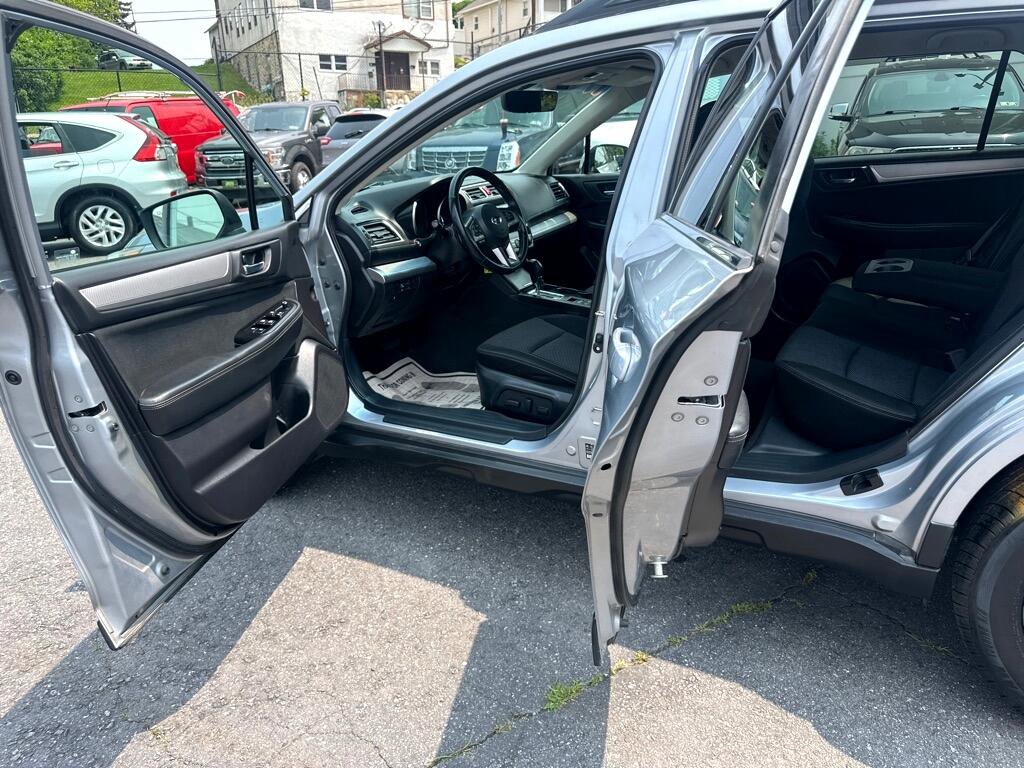 Used 2017 Subaru Outback 2.5i Premium image 13