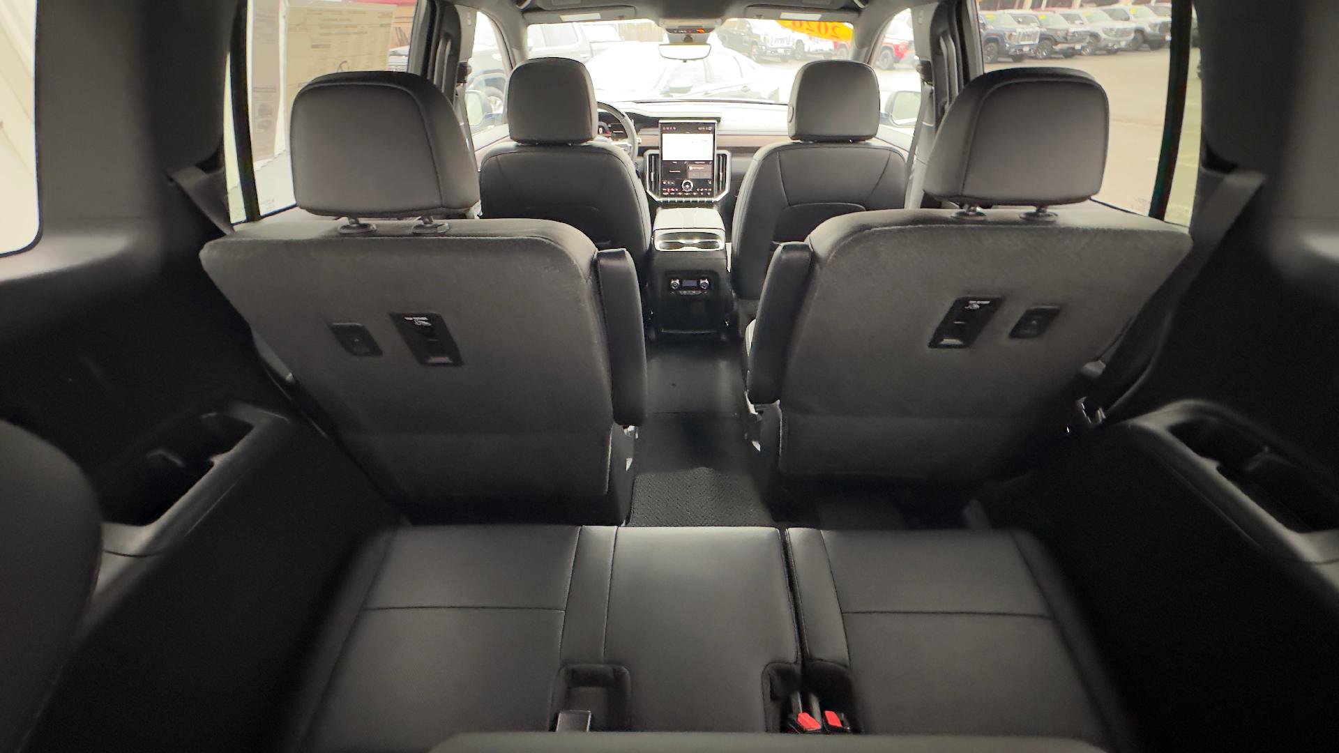 New 2026 GMC Acadia Denali w/ Super Cruise Package image 7