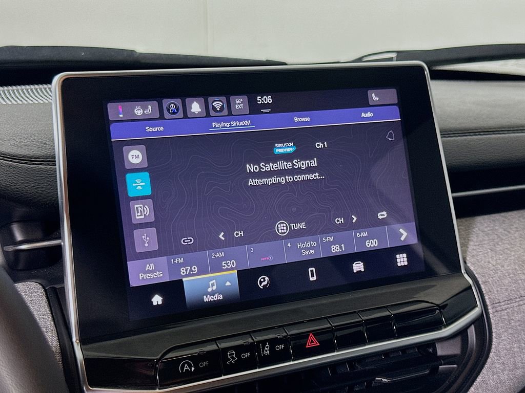 Used 2024 Jeep Compass Latitude image 29