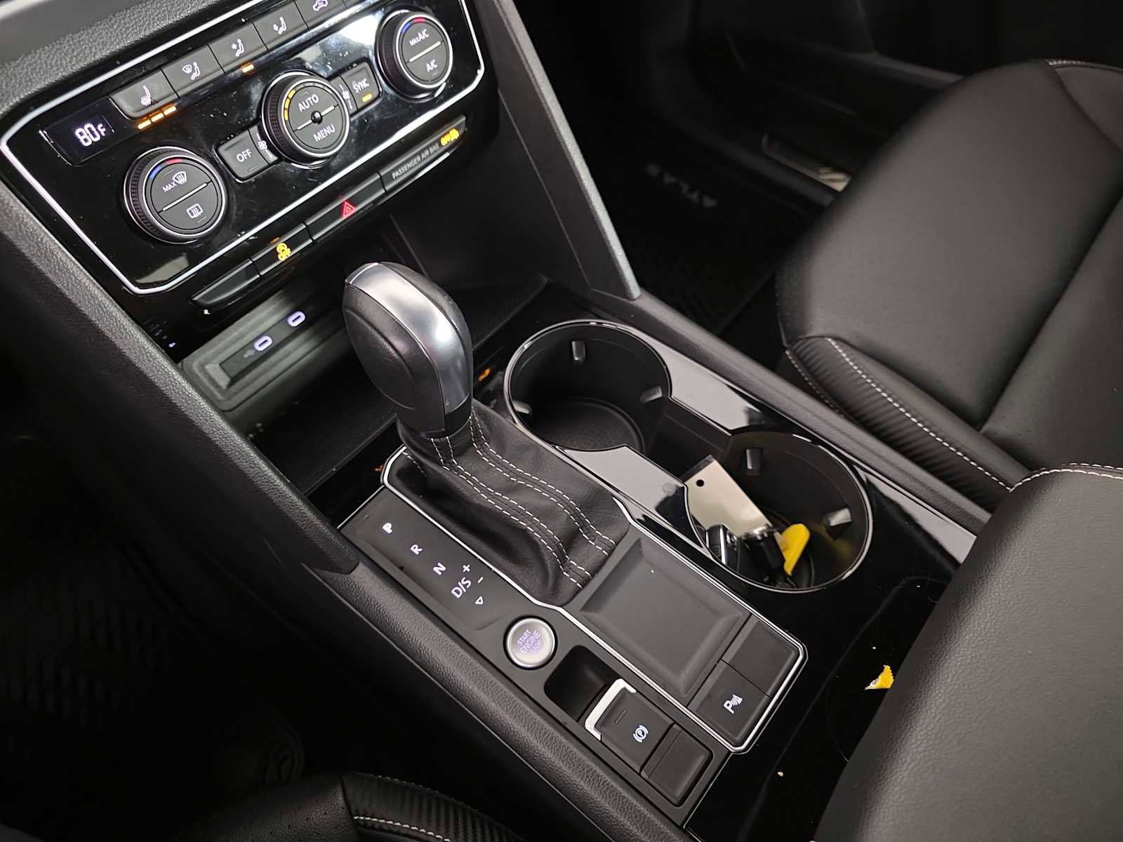 Used 2023 Volkswagen Atlas Cross Sport SE w/ Panoramic Sunroof Package image 17