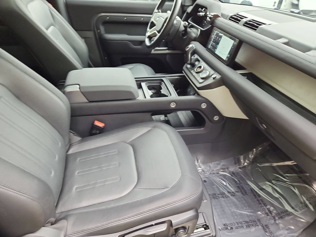 Used 2022 Land Rover Defender 90 X-Dynamic S AWD/4WD image 3