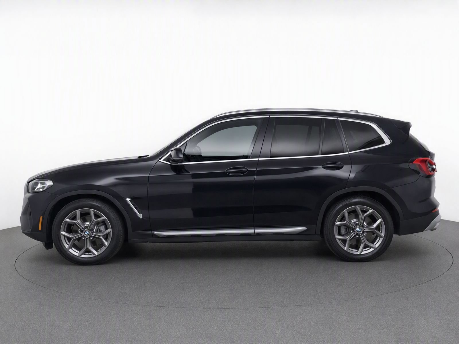 Used 2023 BMW X3 sDrive30i w/ Premium Package w/ZPA RWD image 3