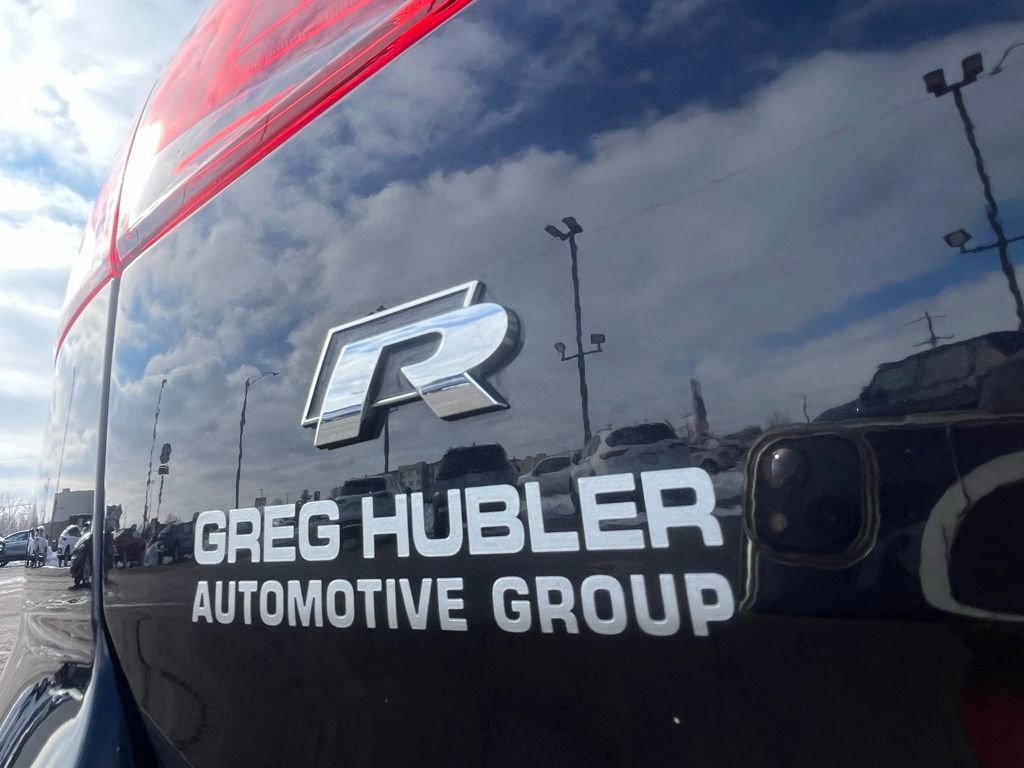 Used 2017 Volkswagen Golf R 4-Door image 12