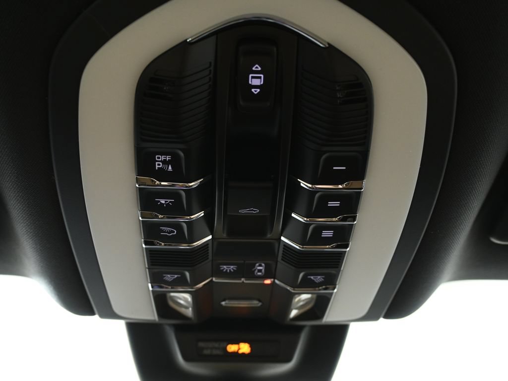 New 2026 Porsche Macan AWD/4WD image 21