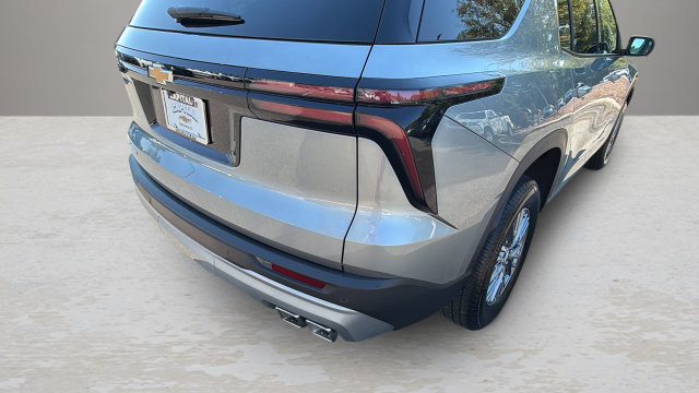 Used 2026 Chevrolet Traverse LT w/ Driver Confidence Package FWD image 43