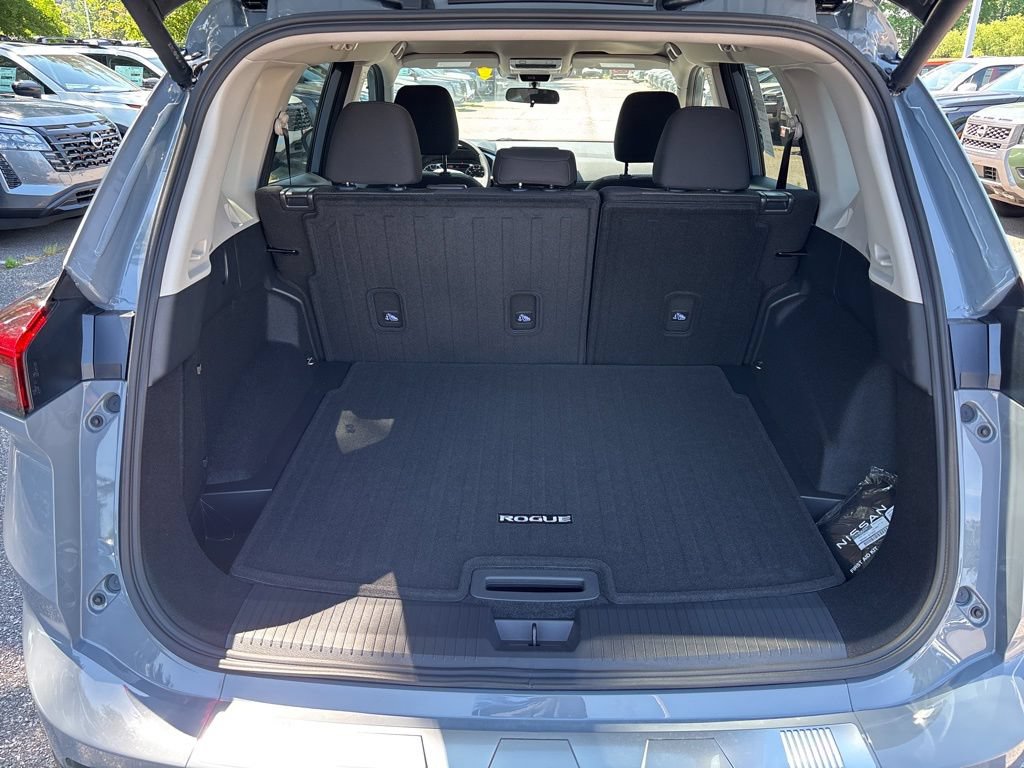 New 2026 Nissan Rogue SV w/ Cold Weather Package FWD image 16