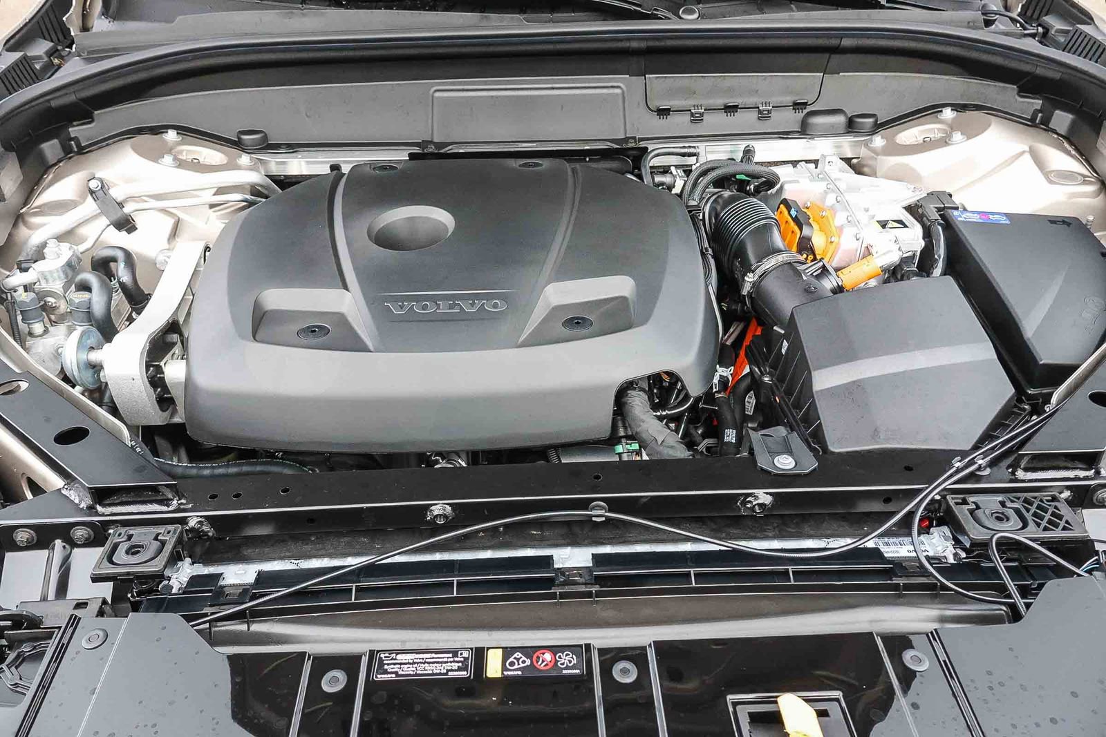 New 2026 Volvo XC60 T8 Ultra w/ Protection Package Premier image 42