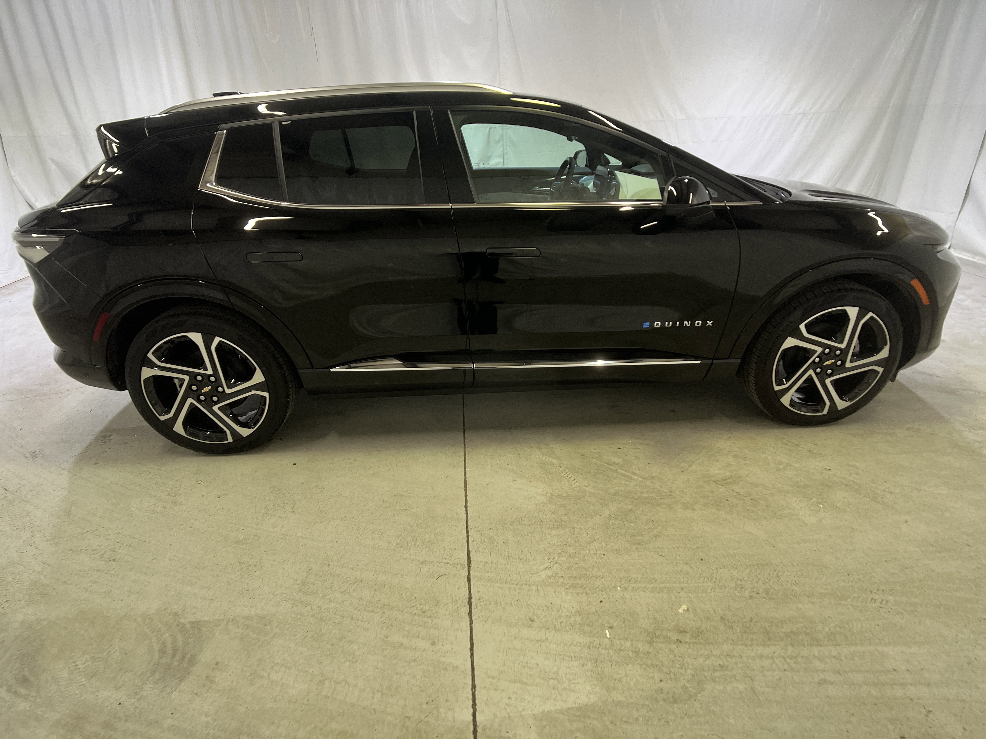 Certified 2025 Chevrolet Equinox EV LT w/ Active Safety Package 3 FWD image 12