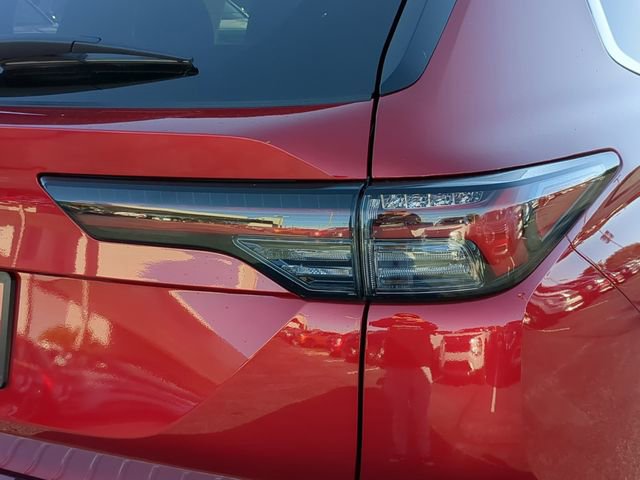 New 2026 Mitsubishi Outlander ES image 11