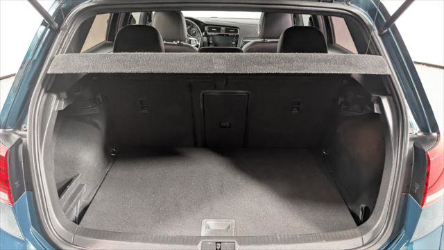 Used 2018 Volkswagen GTI SE image 19
