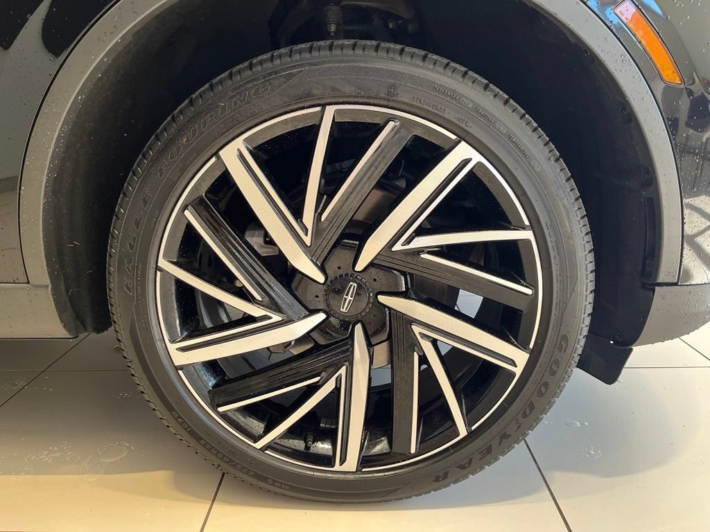 Used 2026 Lincoln Aviator Reserve AWD/4WD image 18