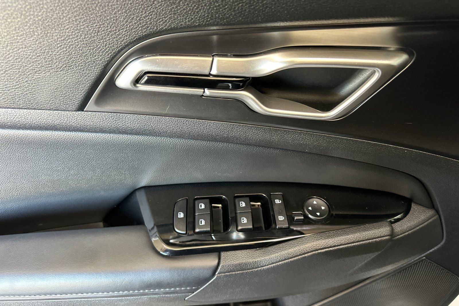 Certified 2023 Kia Sportage EX FWD image 11