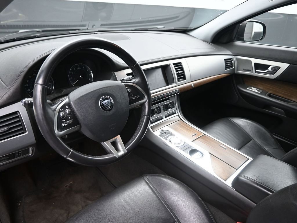 Used 2015 Jaguar XF Premium image 17