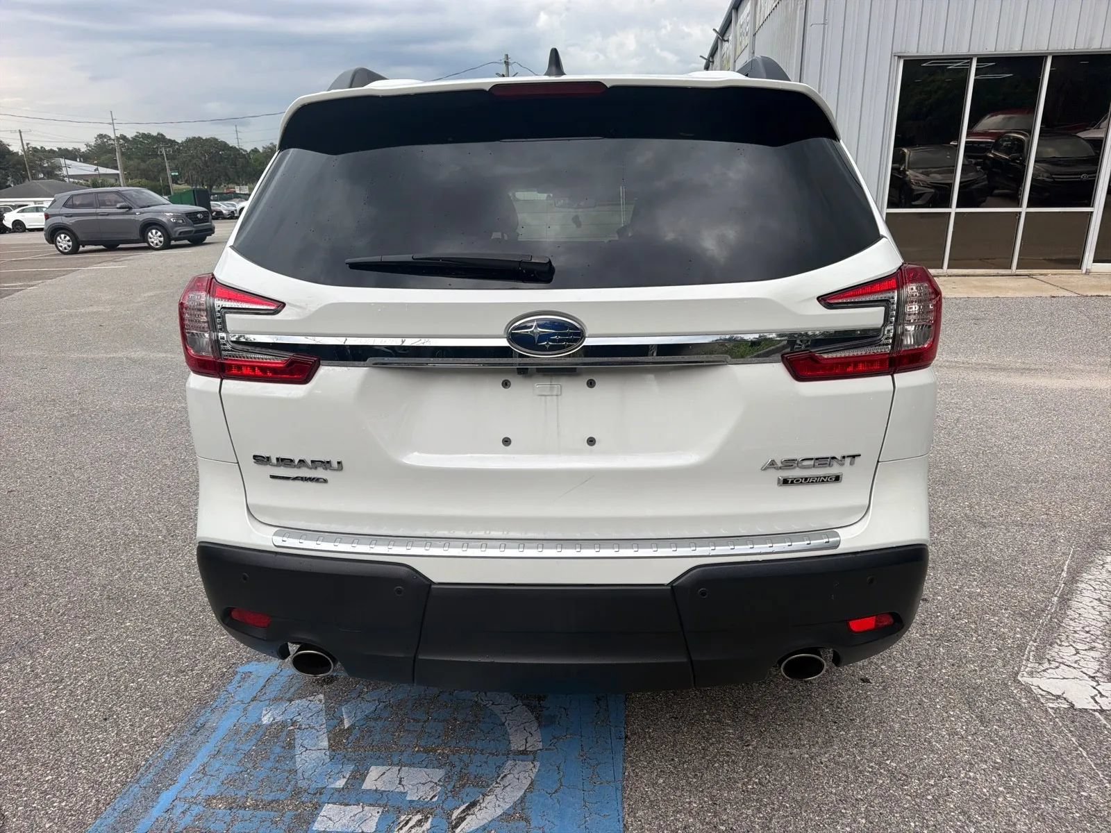 Used 2023 Subaru Ascent Touring AWD/4WD image 9