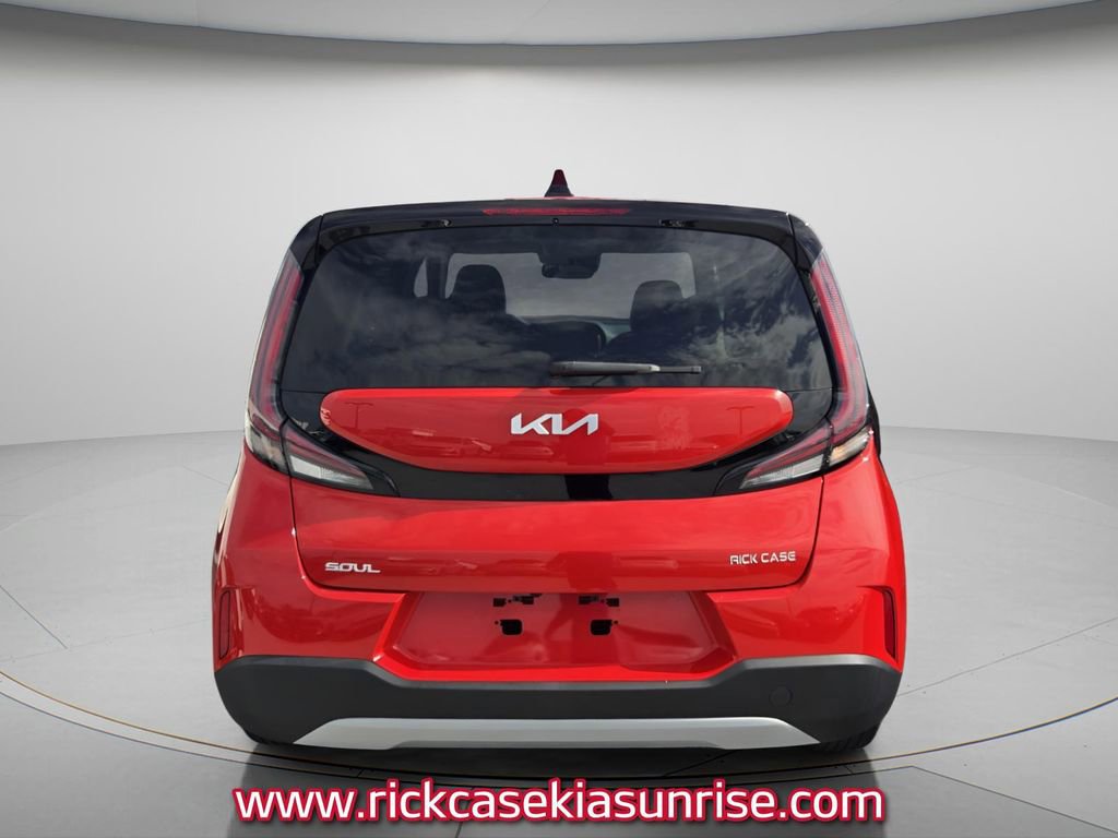 Used 2023 Kia Soul LX w/ LX Technology Package FWD image 5