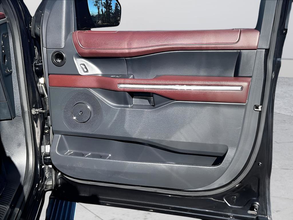 Used 2023 Ford Expedition Max Limited image 28