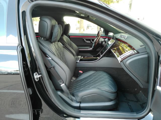 Used 2024 Mercedes-Benz S 580e 4MATIC Sedan image 25