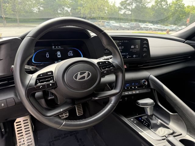 Used 2025 Hyundai Elantra Sport FWD image 13