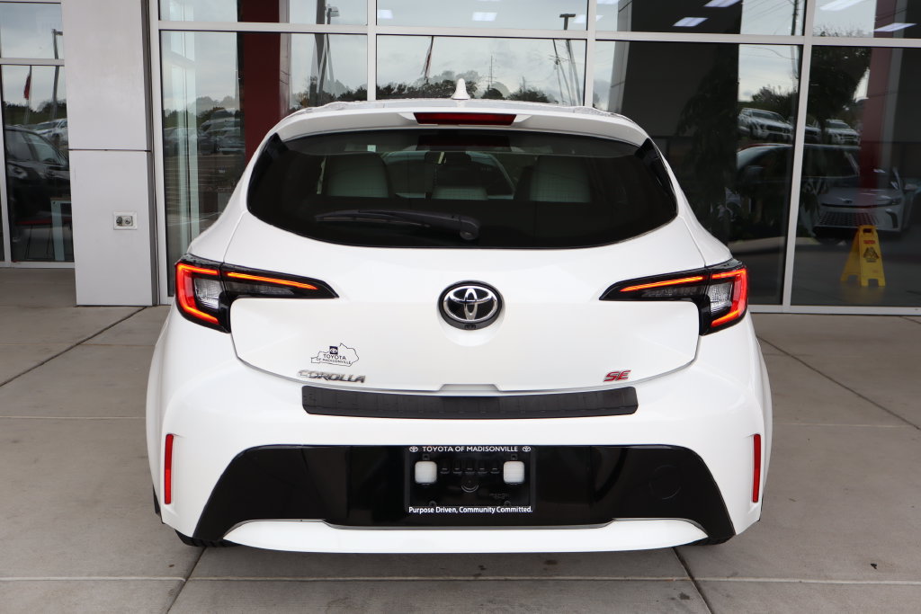 Used 2025 Toyota Corolla SE w/ SE Package FWD image 7
