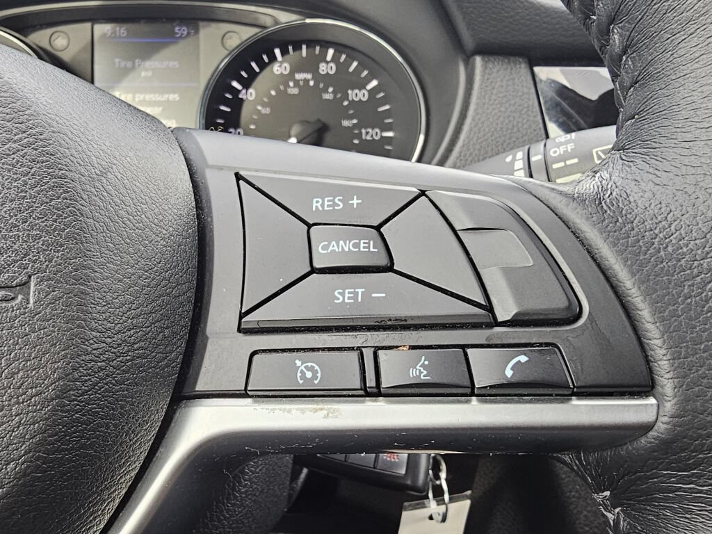Used 2018 Nissan Rogue S w/ S Value Package AWD/4WD image 18