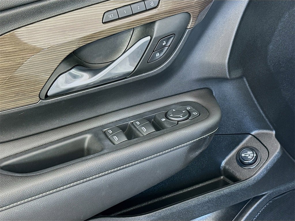 Used 2022 GMC Terrain Denali w/ Denali Premium Package image 18