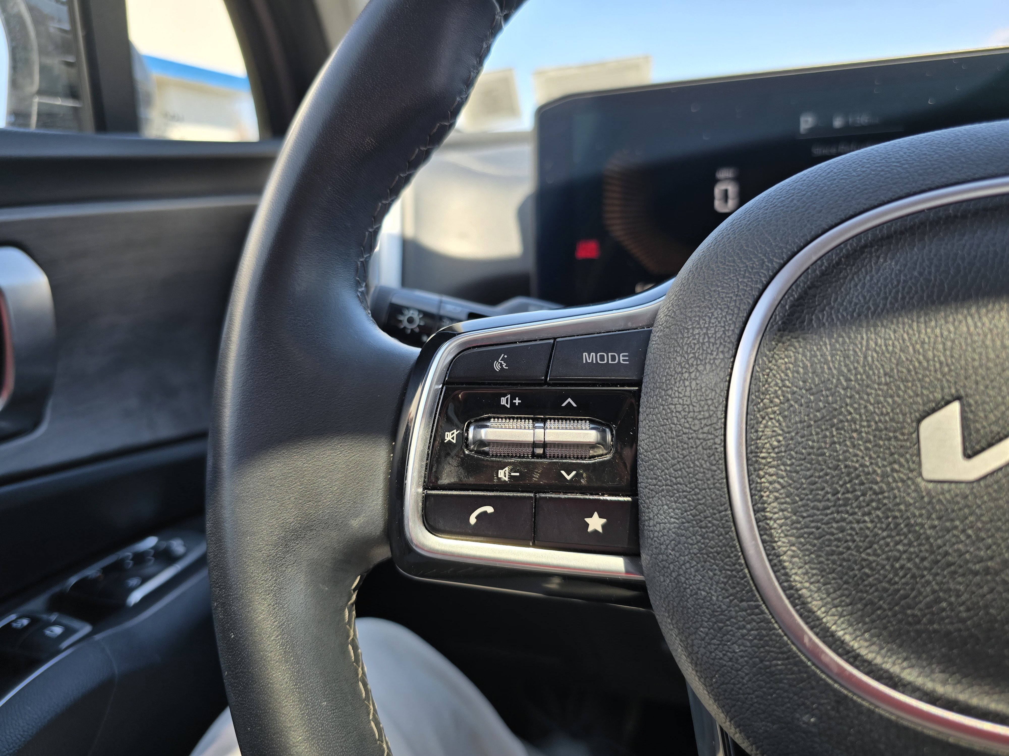 Used 2024 Kia Sorento X-Line EX image 22