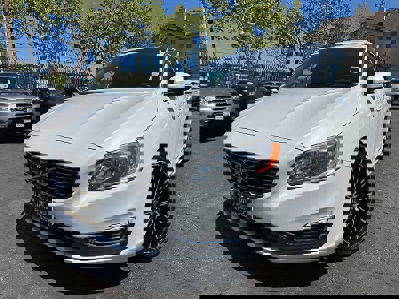 Used 2016 Volvo S60 T5 Premier w/ Convenience Package FWD image 1