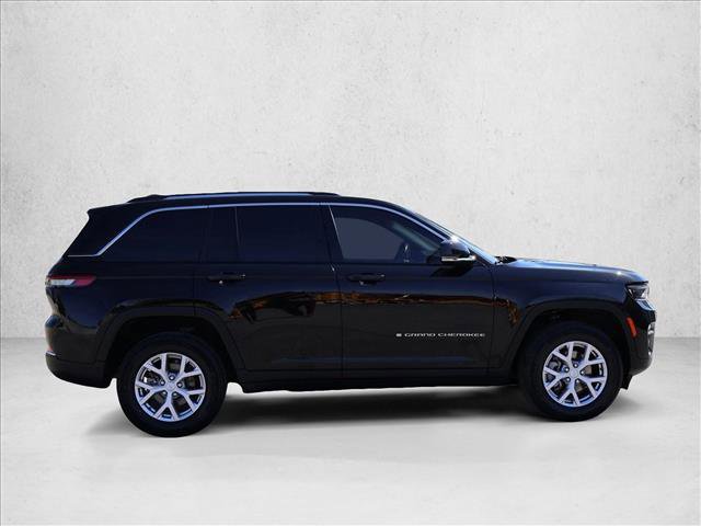 Used 2022 Jeep Grand Cherokee Limited AWD/4WD image 4