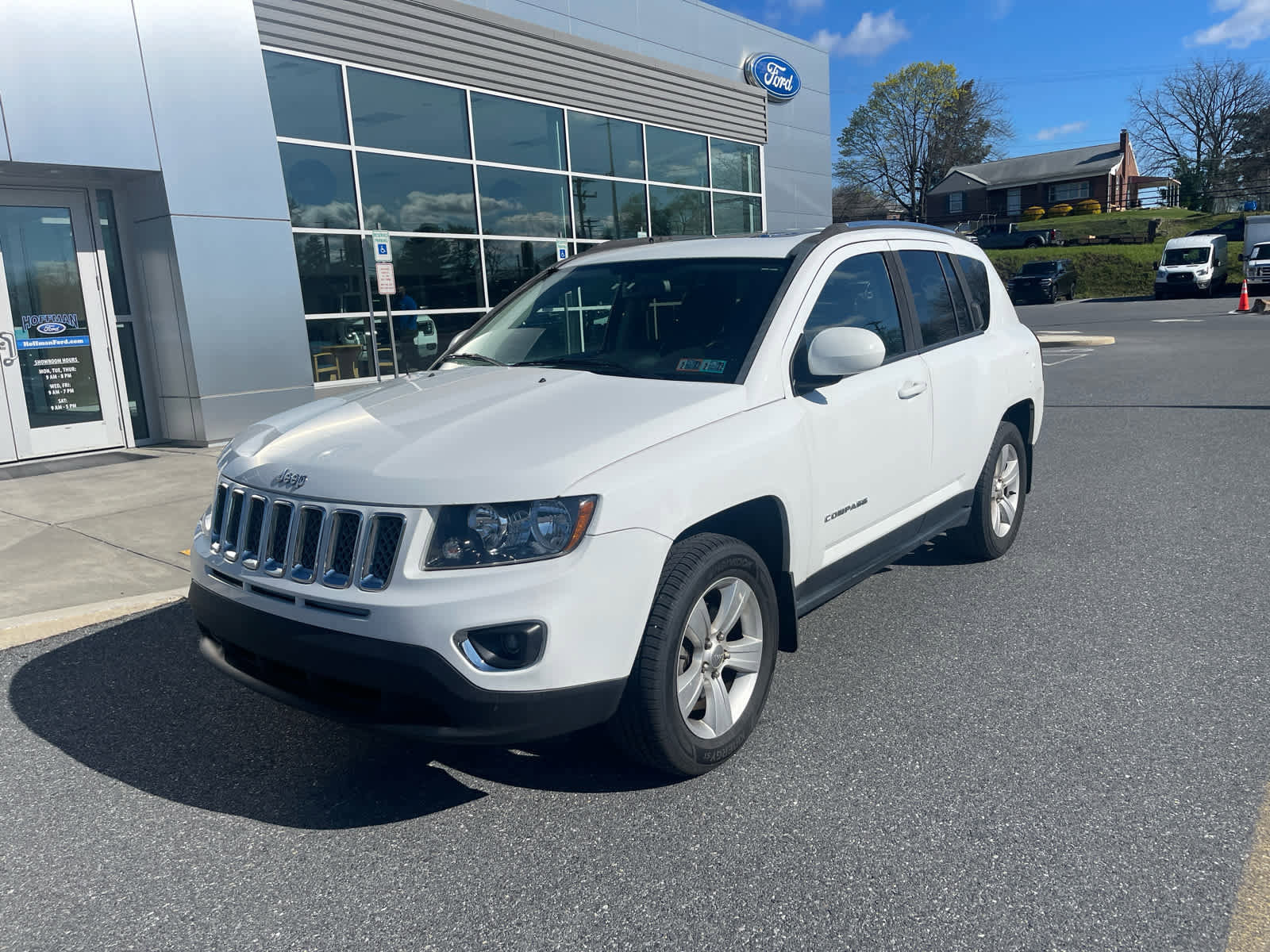 Used 2015 Jeep Compass High Altitude image 2
