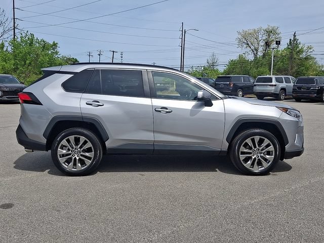 Used 2019 Toyota RAV4 Limited FWD image 6