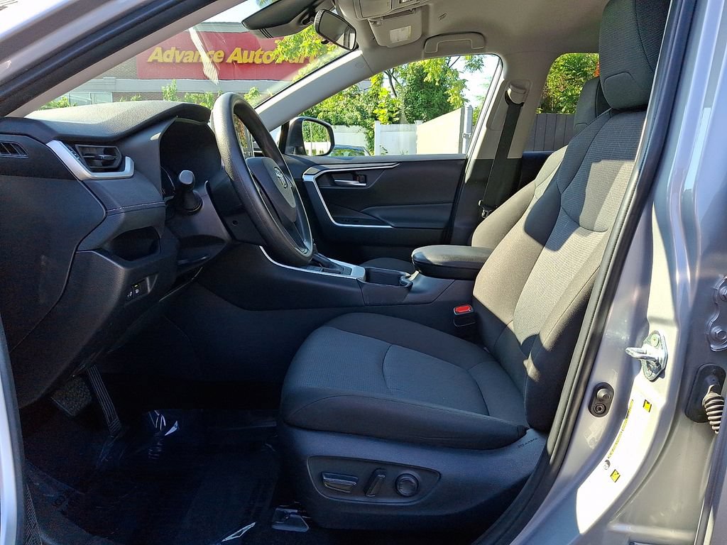 Certified 2025 Toyota RAV4 XLE AWD/4WD image 14